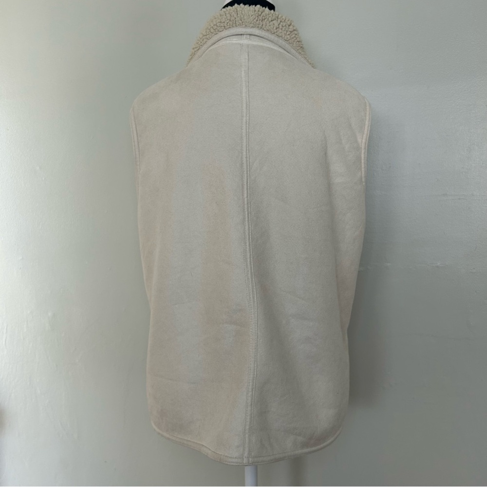 Women's Cream Shearling Vest - Picture 3 of 9